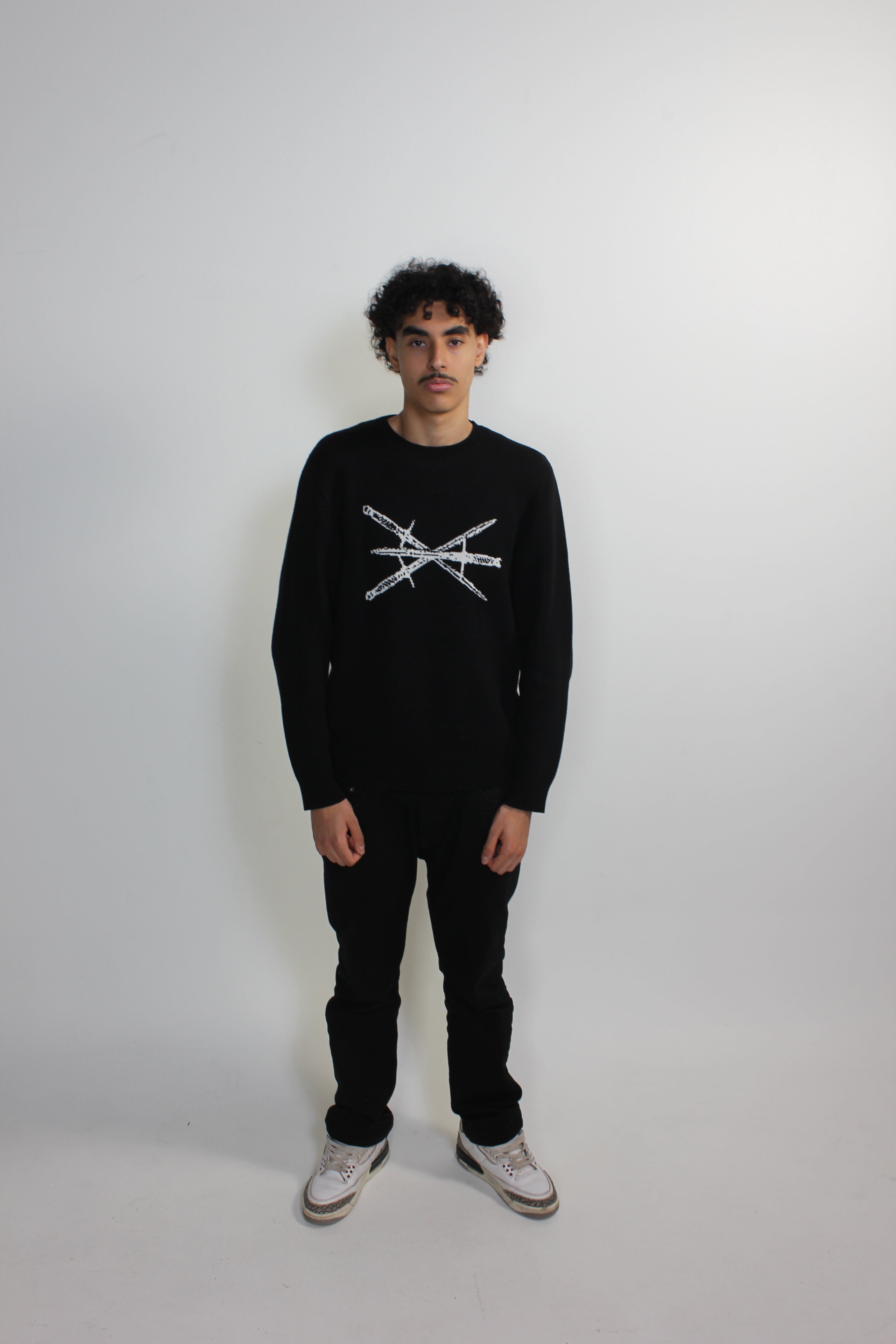 BLACK SWEATER