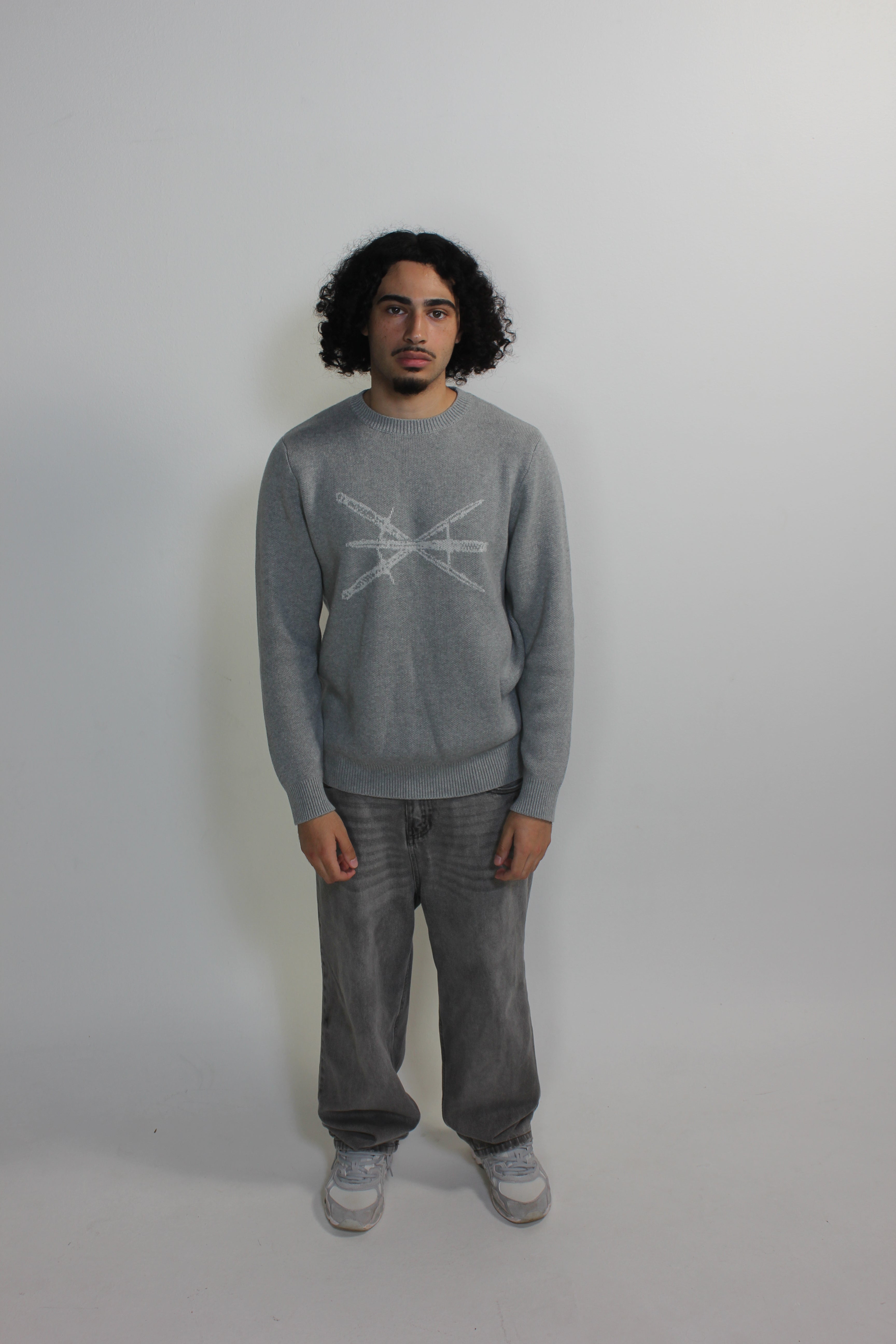 GREY SWEATER